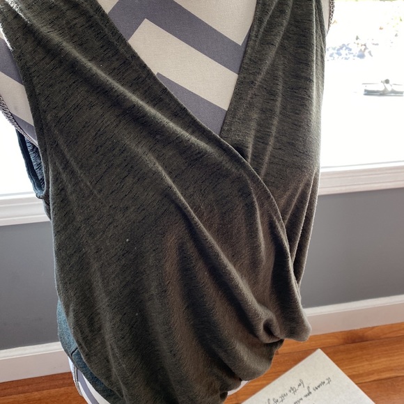 Tank top - Picture 2 of 3